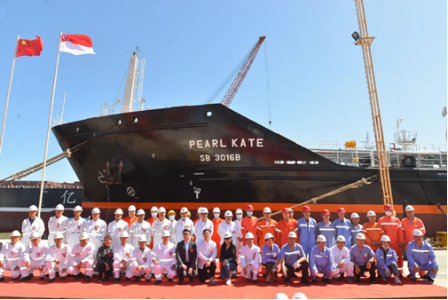 Головное бункеровочное судно дедвейтом 7999 тонн, созданное компанией Penglai Zhongbai Jinglu Ship Industry Co., Ltd. для Consort Bunkers, было успешно сдано в эксплуатацию